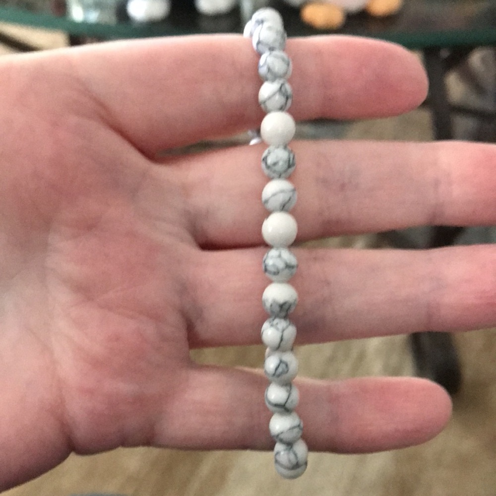 🤍WHITE HOWLITE 6mm GENUINE HEALING STONE BRACELET NWOT 3 FOR $25 MIX & MATCH